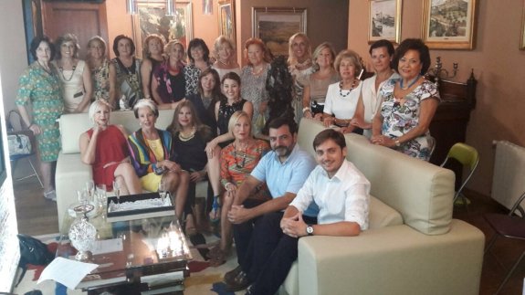 Sergio Moratón e Ignacio Grande, junto a la 'Orden del Querer Saber' :: lp