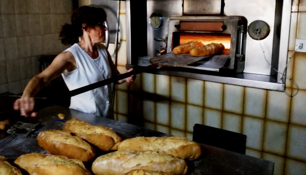 En esta imagen de un horno de Fontanars llegas a intuir sus aromas. Foto J. Trelis