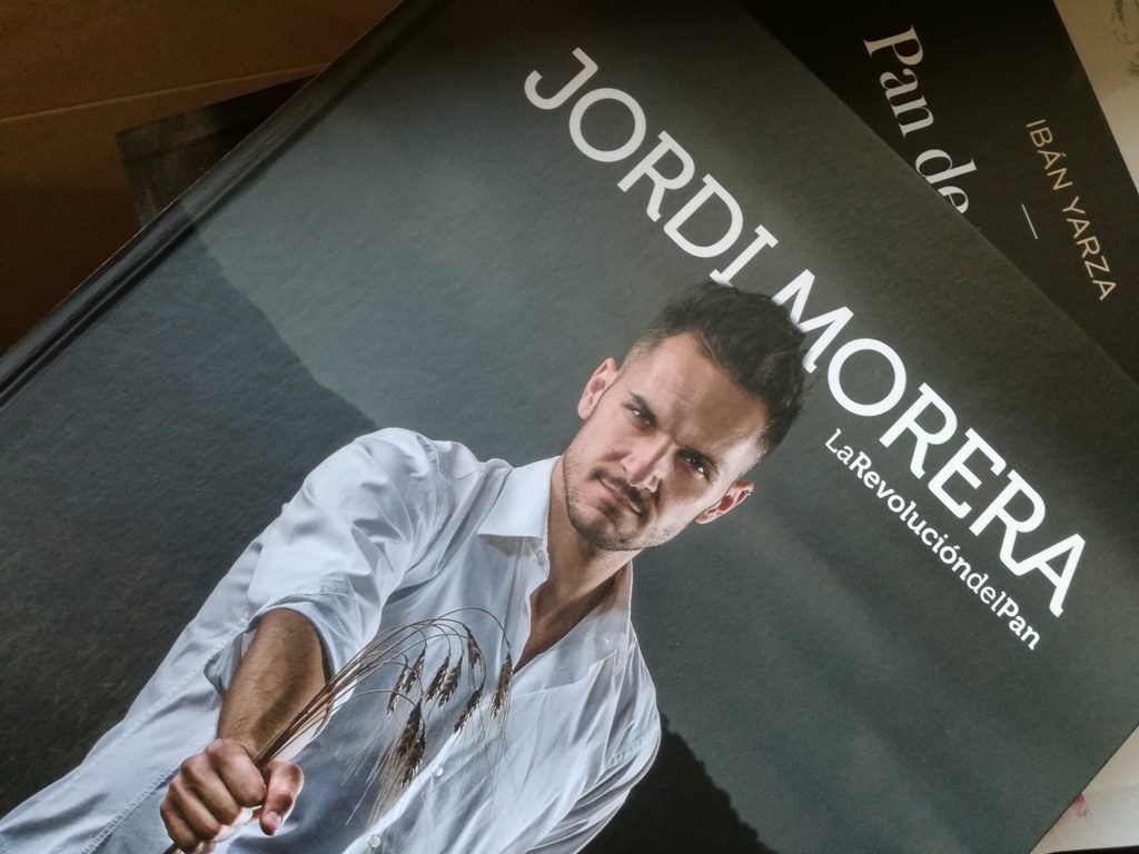 Portadad del libro de Jordi Morera para Montagud Editores. La imagen es de Mikel Ponce.