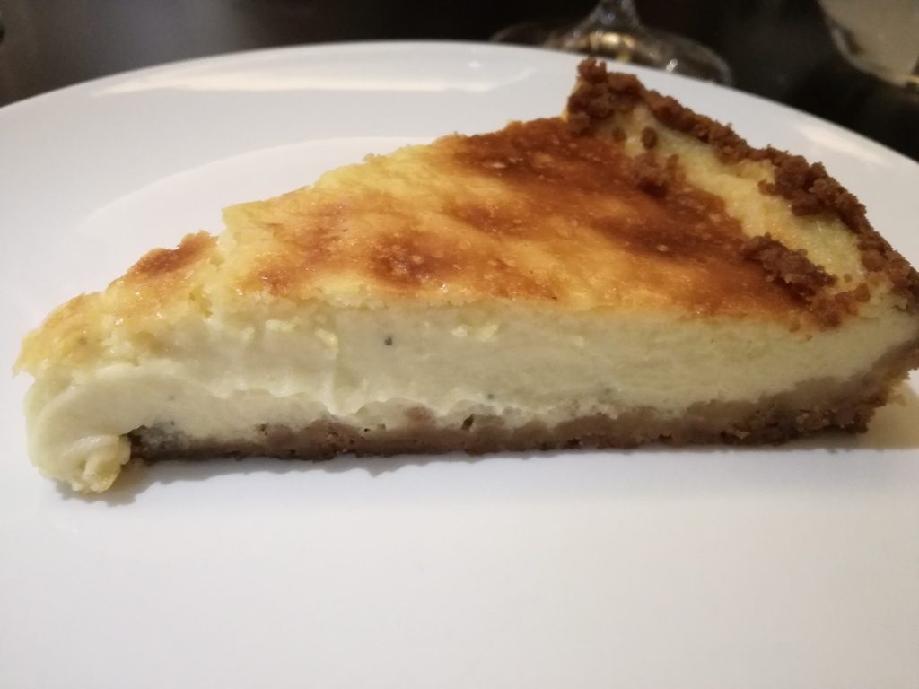 Verso descalzo, una tarta que parece un abrazo.