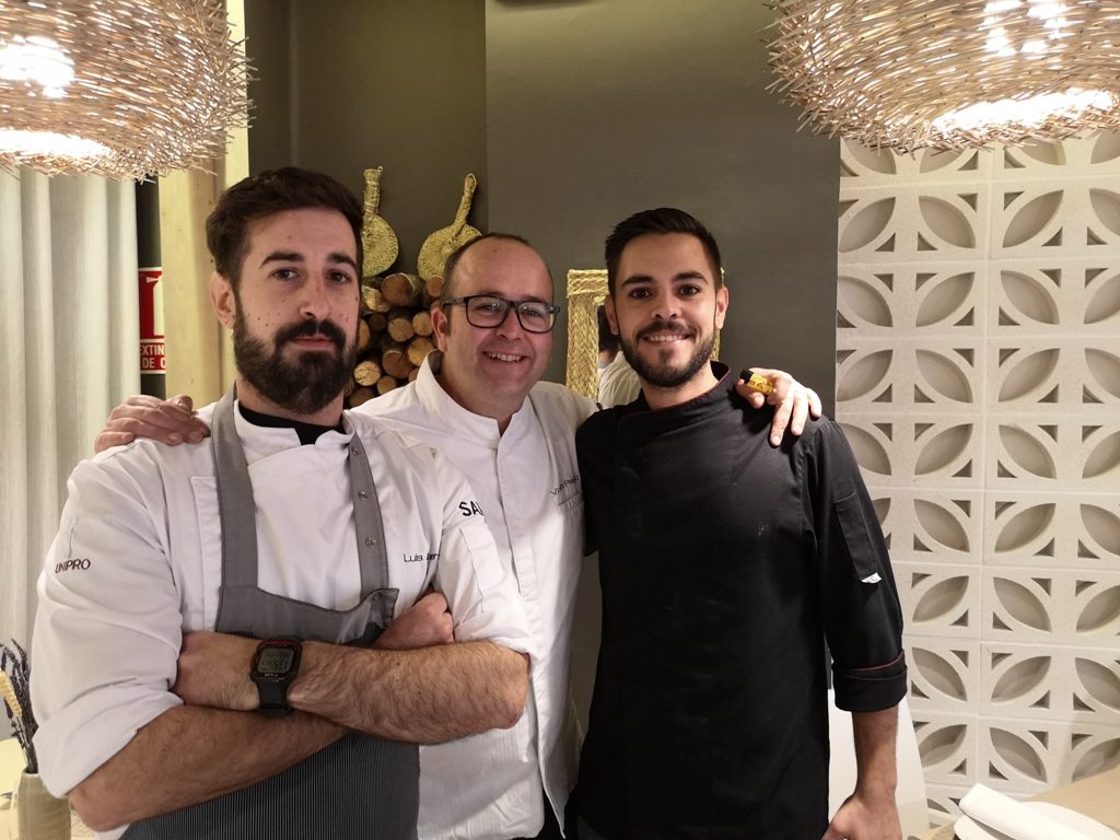 Luis, Patiño y Fonsi. 